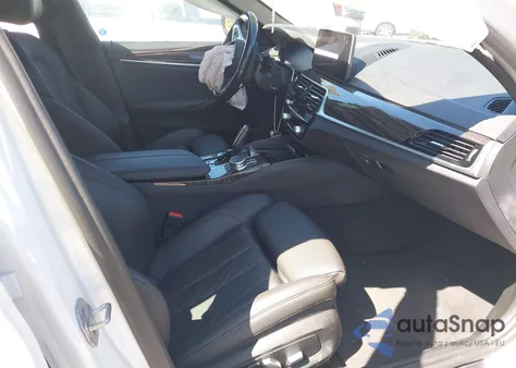 2021 BMW 530 from USA, damaged, VIN WBA53BH02MWX20669